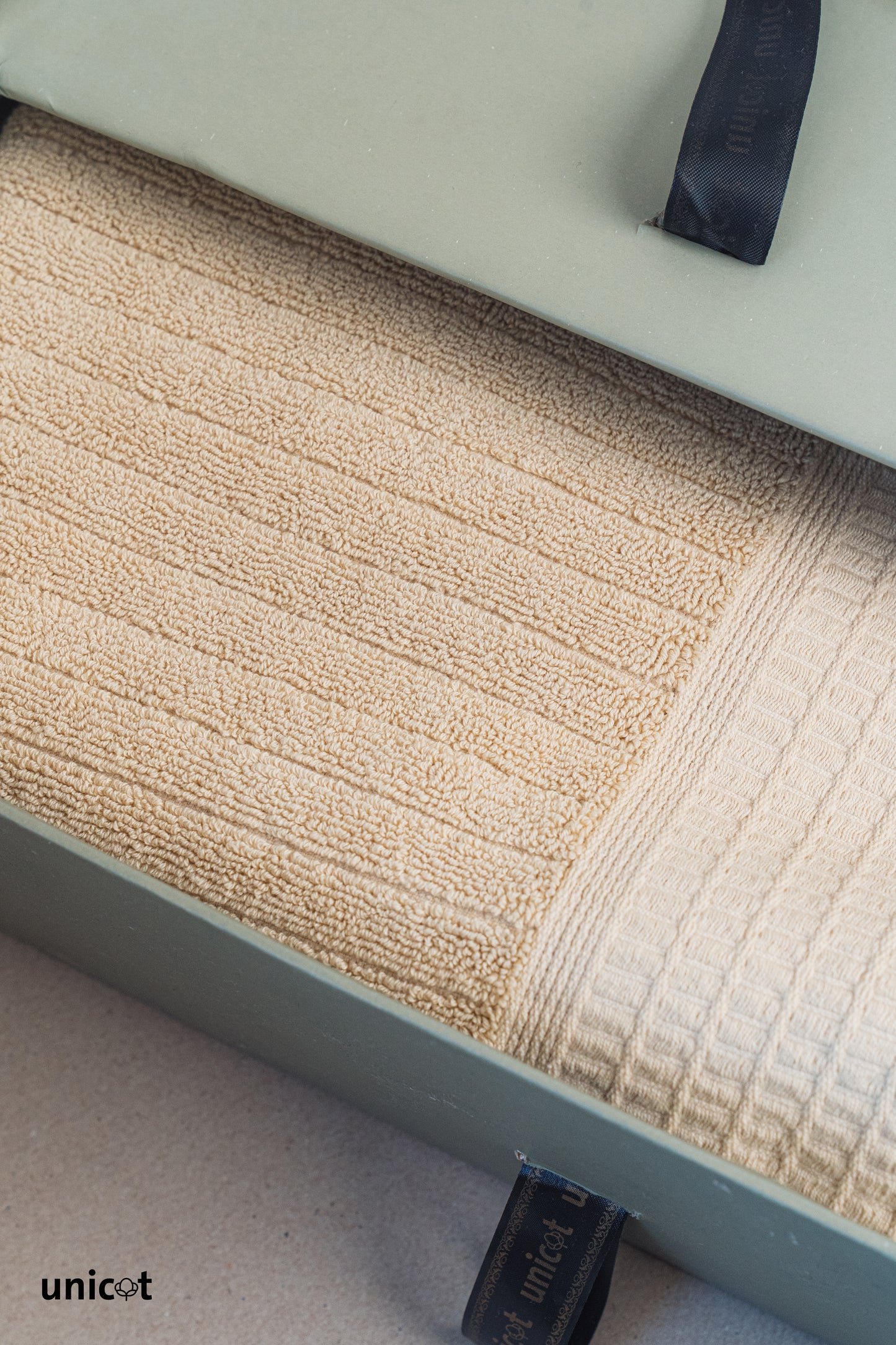 UniBreeze Bath Towel