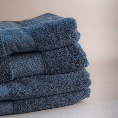 UniLuxe Bath Towel