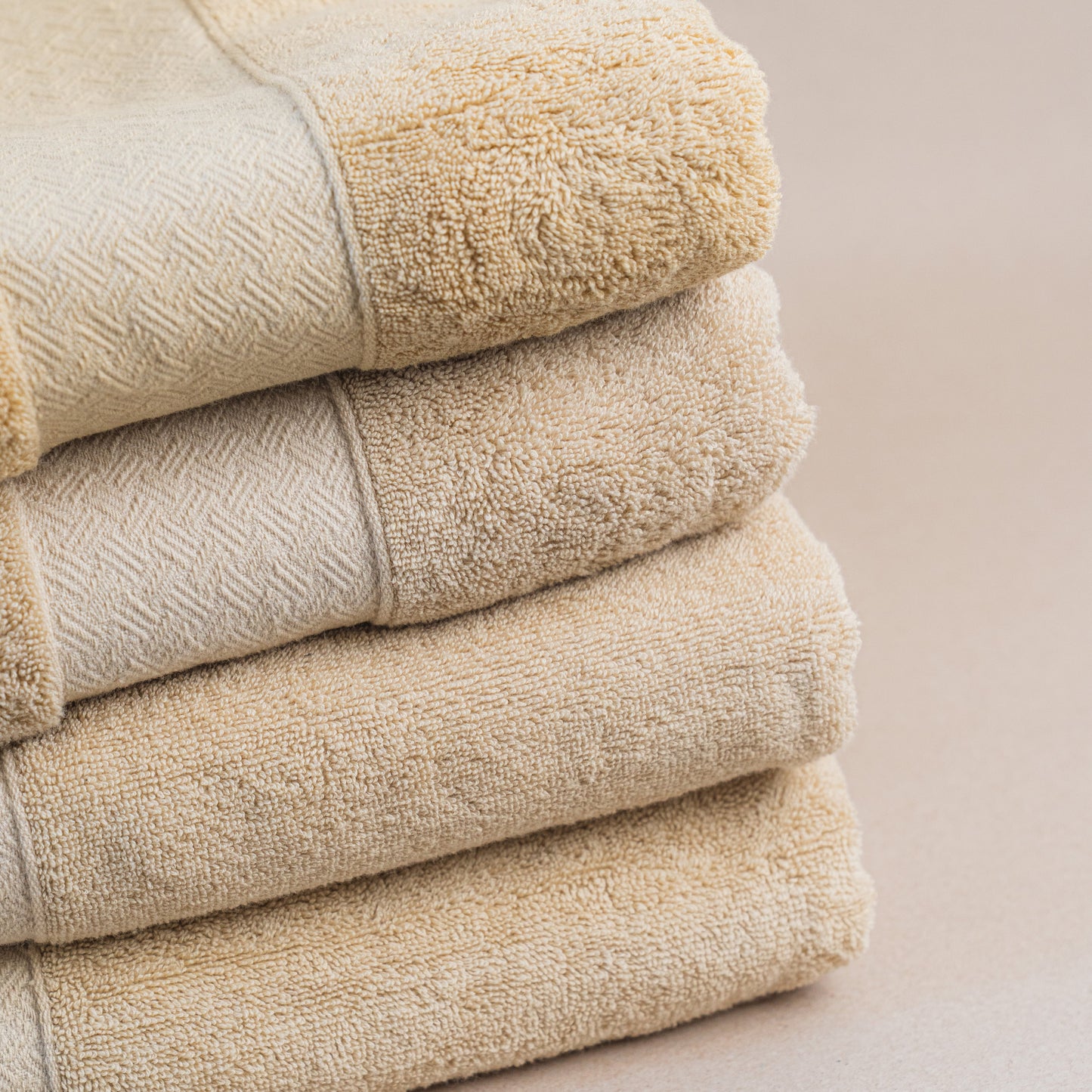 UniLuxe Bath Towel